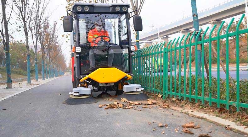 路面清掃車(chē)清掃效果受什么影響